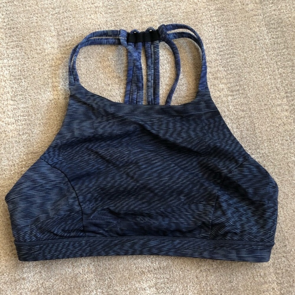 Lululemon size 8 sports bra